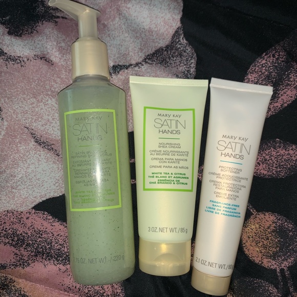 Mary Kay Other - MaryKay Satin Hands Set